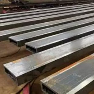 Pravokotna kvadratna cev