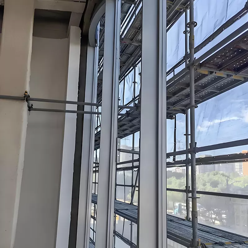 Fino jeklo v obliki črke T